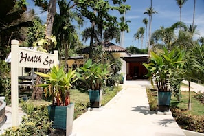 Couples treatment rooms, body treatments, aromatherapy
