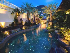 3 outdoor pools