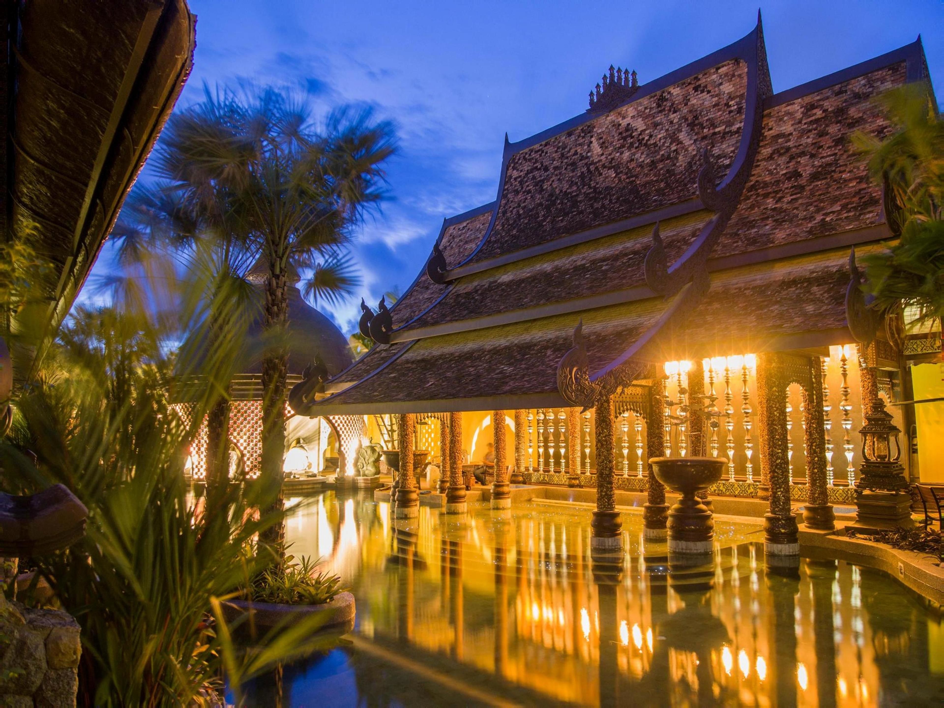 3 outdoor pools