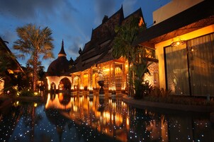 Caja de seguridad en la habitación y decoración personalizada 