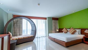We Suite, Bathtub, Corner | Desk, free WiFi, bed sheets, wheelchair access