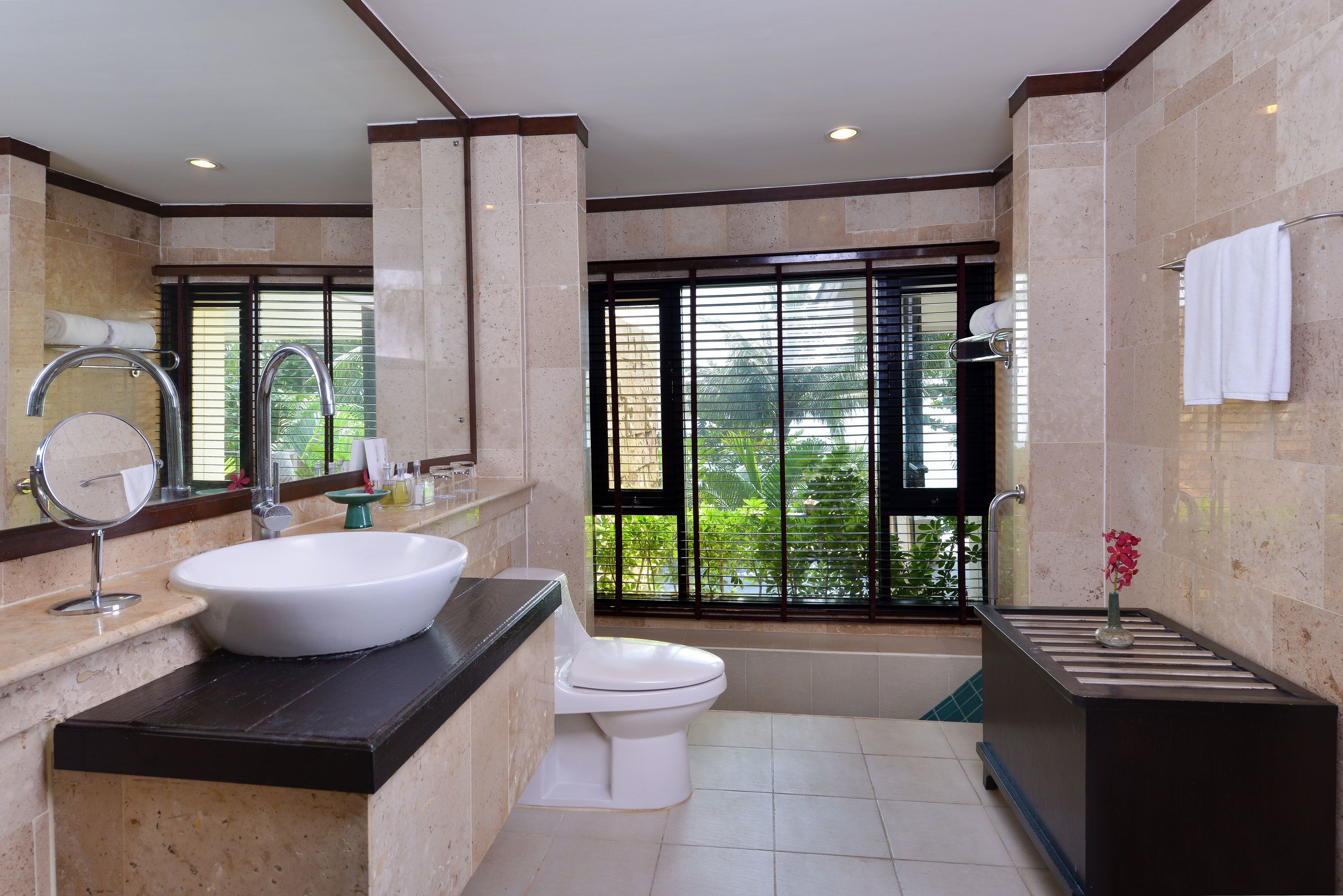 sea view deluxe jacuzzi | bathroom | free toiletries, hair dryer, bathrobes, slippers