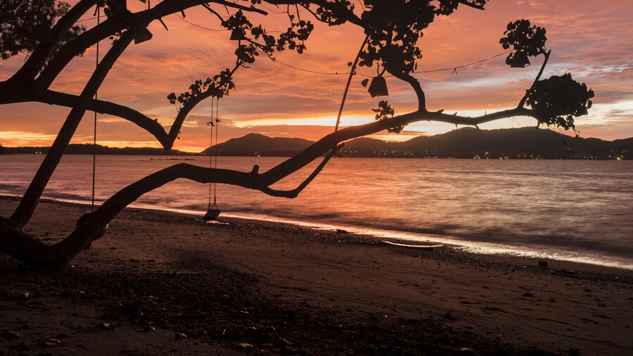 Baan Mai Beachfront Phuket Lone Island