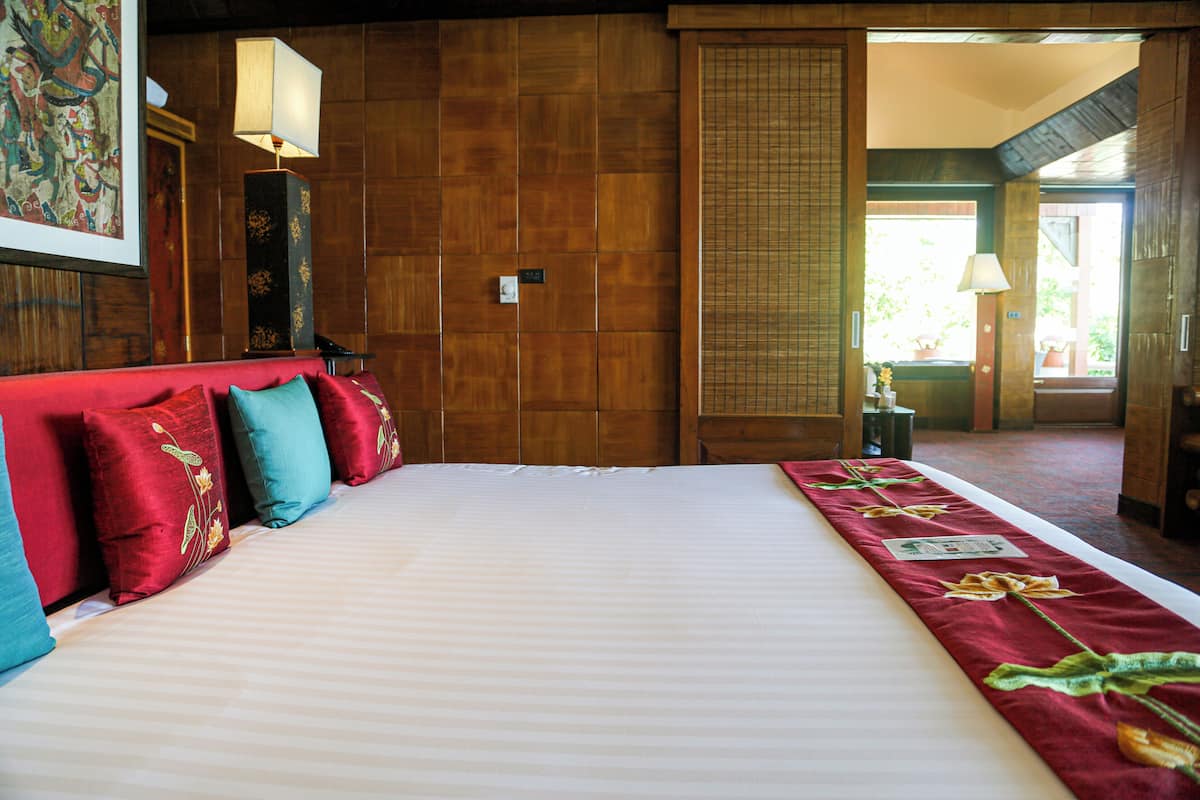 Minibar, in-room safe, individually decorated, individually furnished
