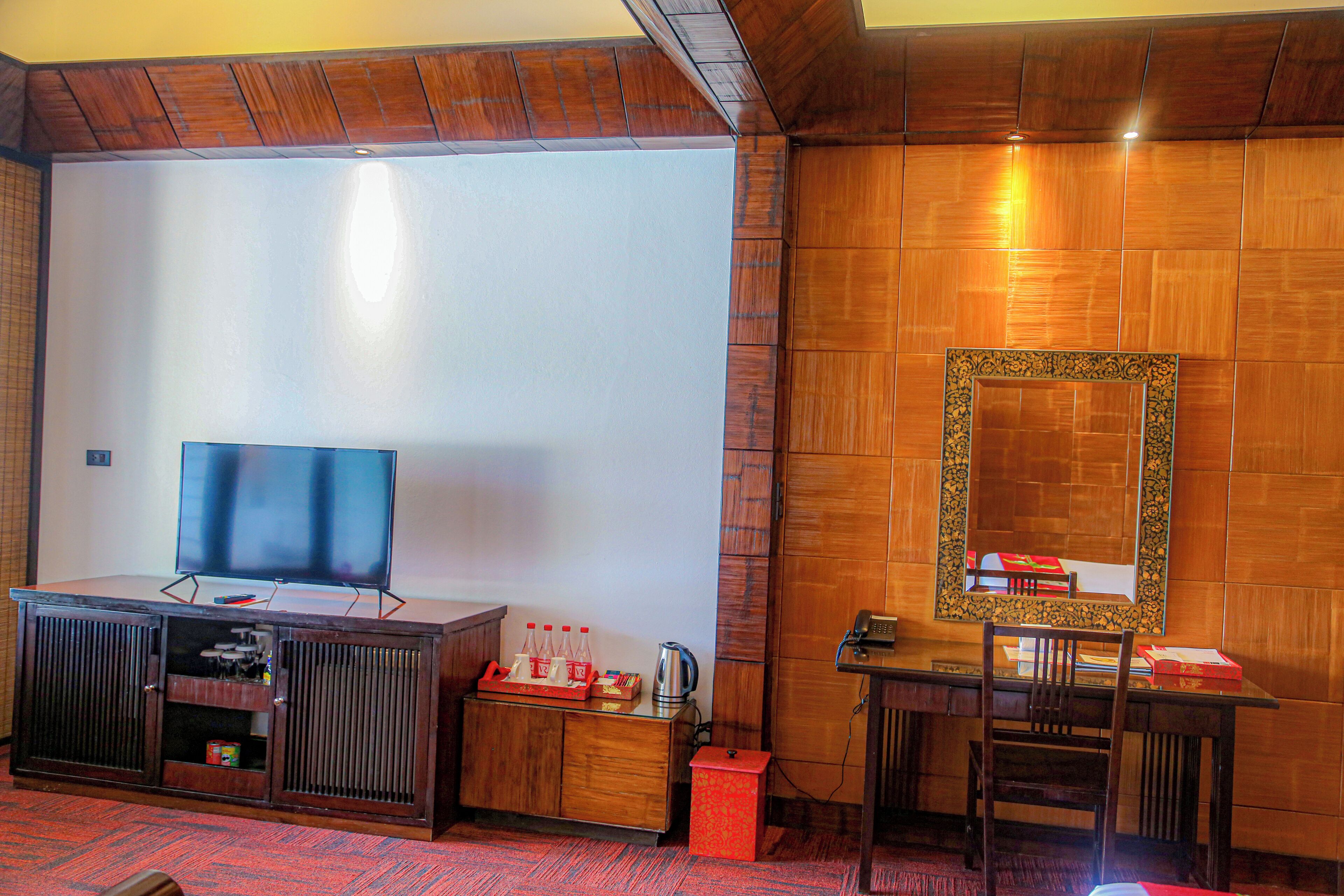 suite (beach wing) | television