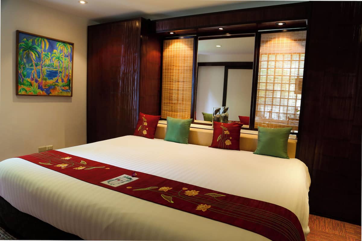 Ocean Wing Bourgogne | Minibar, in-room safe, individually decorated, individually furnished