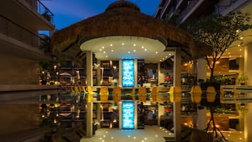 2 bars/lounges, poolside bar