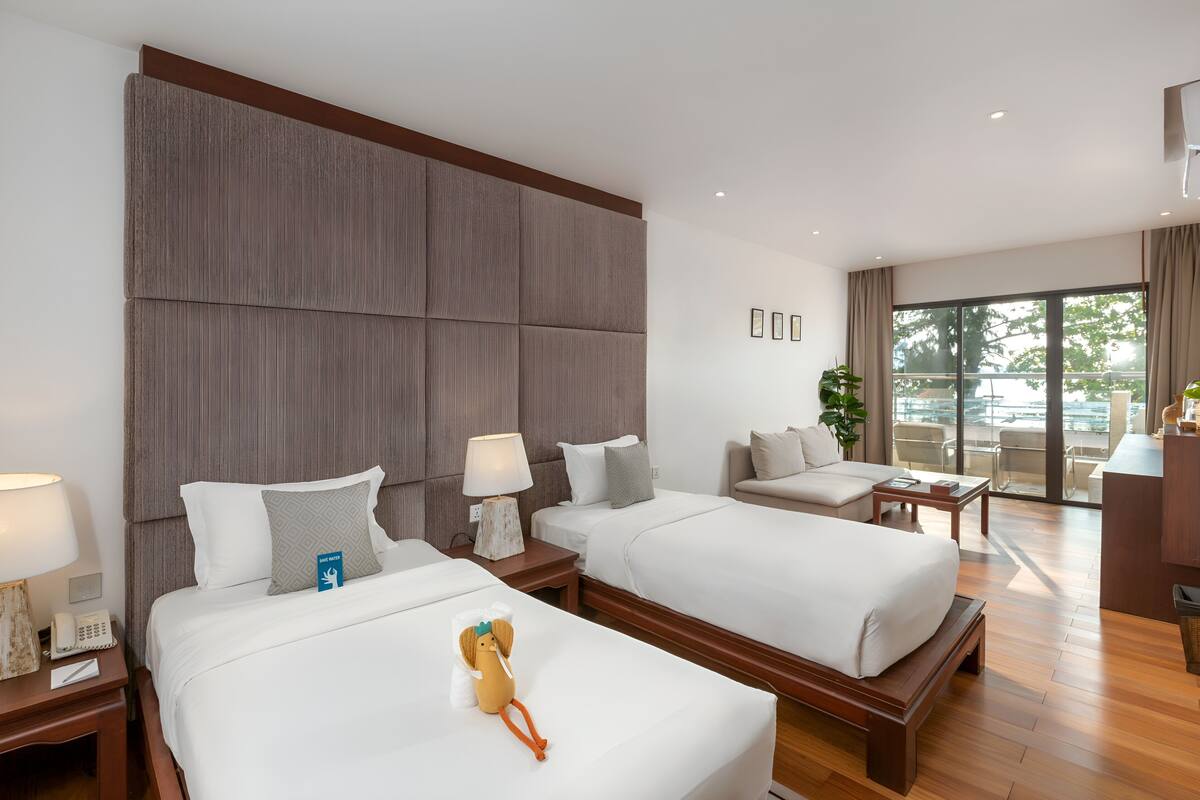Deluxe Double or Twin Room, Beachfront | In-room safe, desk, iron/ironing board (on request), WiFi