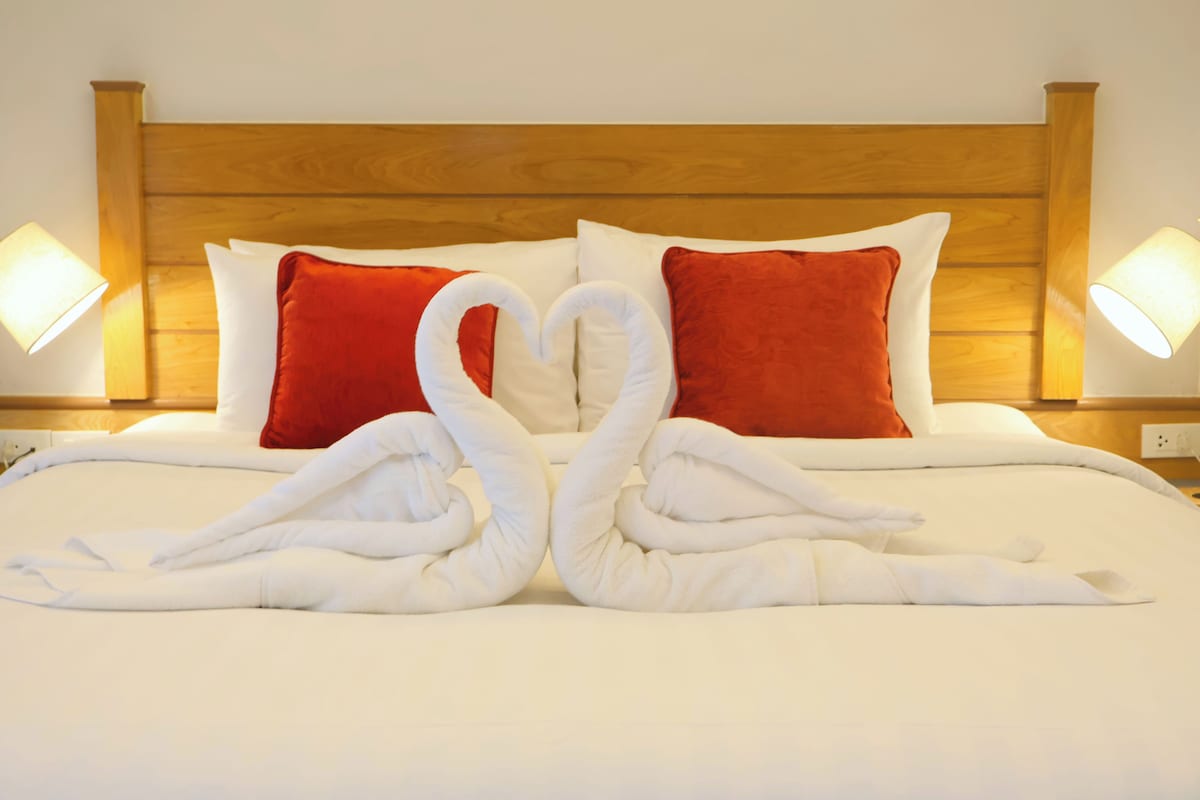 Superior Double or Twin Room | Minibar, in-room safe, desk, blackout drapes