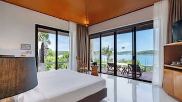 Deluxe Pavilion Beachfront Room | Minibar, két bảo mật tại phòng, màn/rèm cản sáng