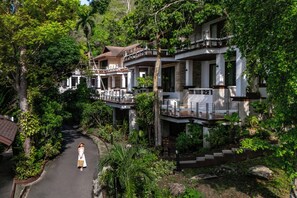 Deluxe Pavilion Room | Minibar, coffres-forts dans les chambres, rideaux occultants