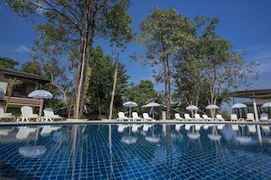 2 piscinas al aire libre