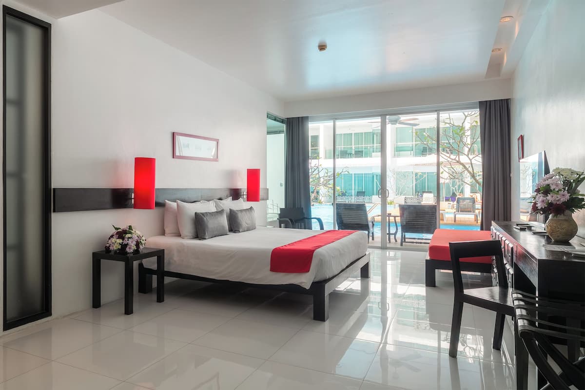 디럭스룸, 수영장 이용 | 미니바, 객실 내 금고, 책상, 암막 커튼