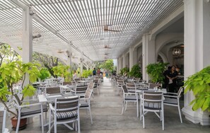 매일 뷔페 아침 식사(1인당 THB 500)