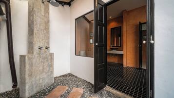 Private Jacuzzi and Bathtub | Bathroom | Free toiletries, hair dryer, bathrobes, slippers