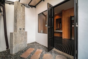 Private Jacuzzi and Bathtub | Baño | Artículos de higiene personal gratuitos, secador de pelo y albornoces