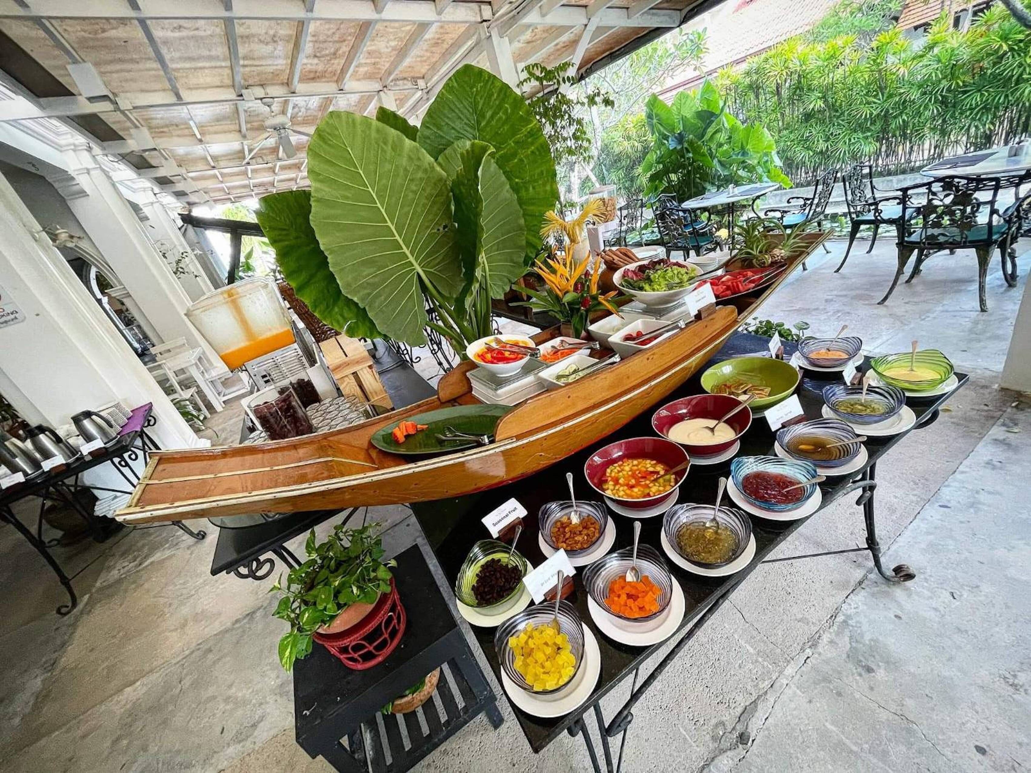 Daily buffet breakfast (THB 750 per person)