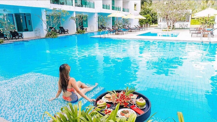 The Old Phuket - Karon Beach Resort