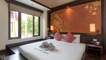 Villa (Tropical) | Minibar, in-room safe, desk, blackout curtains