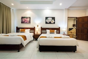 Minibar, in-room safe, desk, blackout curtains - Hyton Leelavadee (Patong)