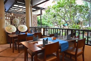 Breakfast, lunch, dinner served; pool views