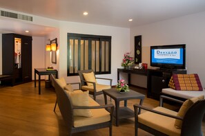 Junior Suite | Living area