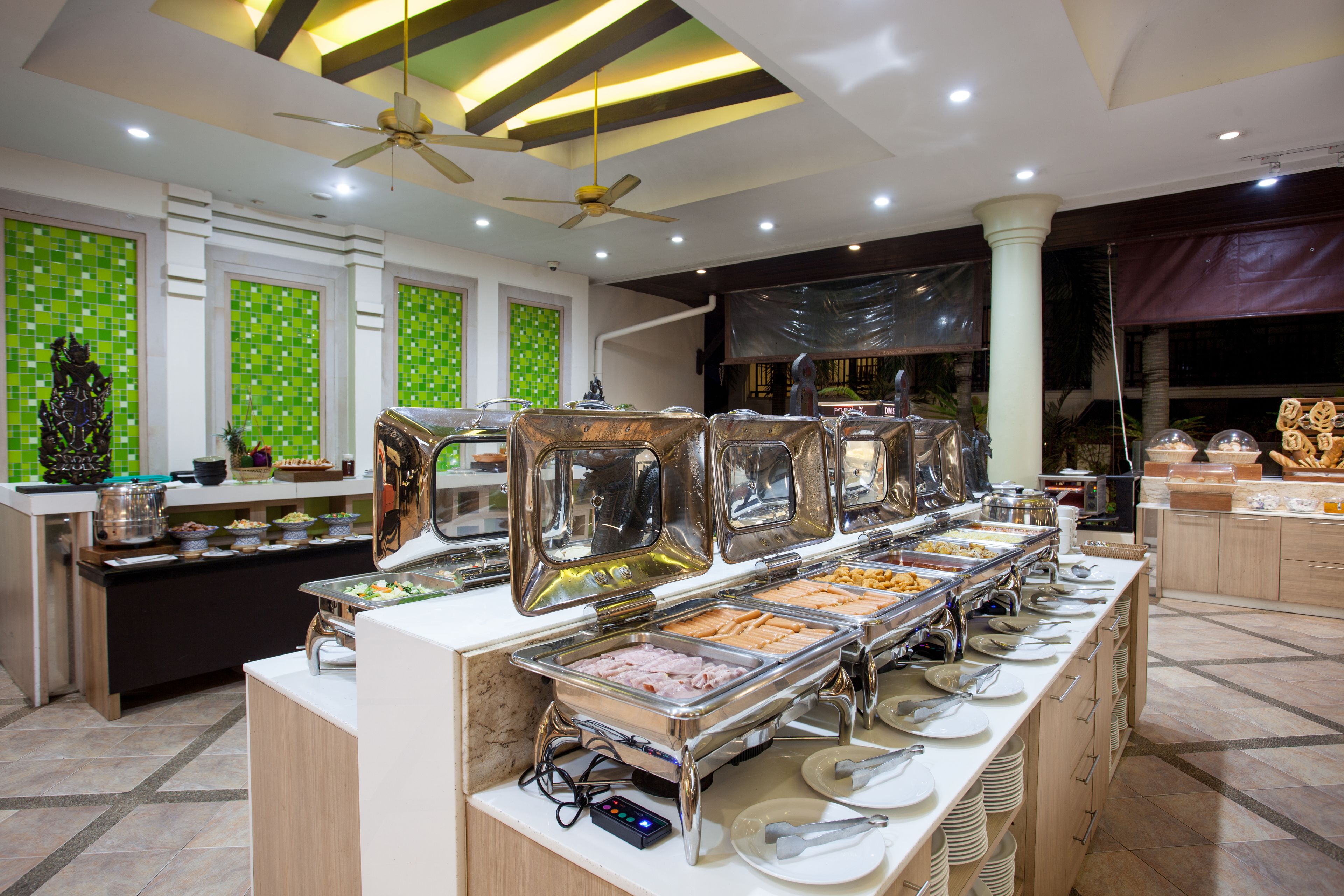 daily buffet breakfast (thb 450 per person)