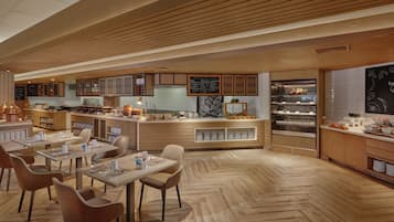 Bữa sáng buffet hàng ngày (812 THB/mỗi người)