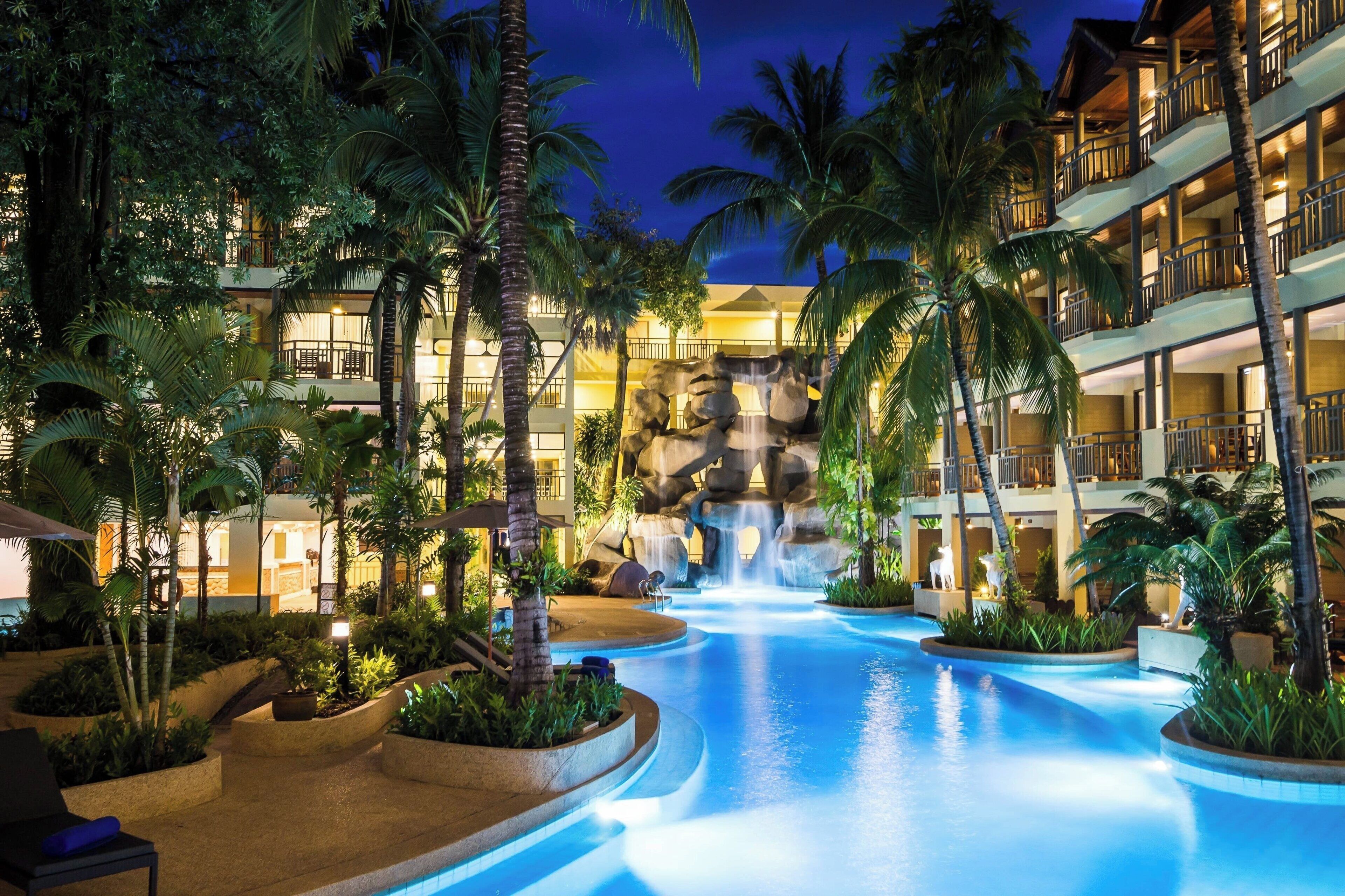 3 outdoor pools, open 8:00 am to 9:00 pm, pool umbrellas, pool loungers