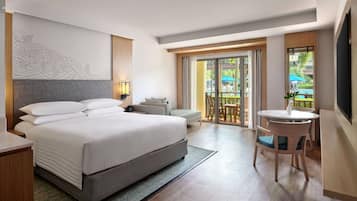 1 bedroom, premium bedding, down duvets, minibar