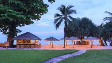 5 restaurants, breakfast, lunch, dinner served; Japanese cuisine