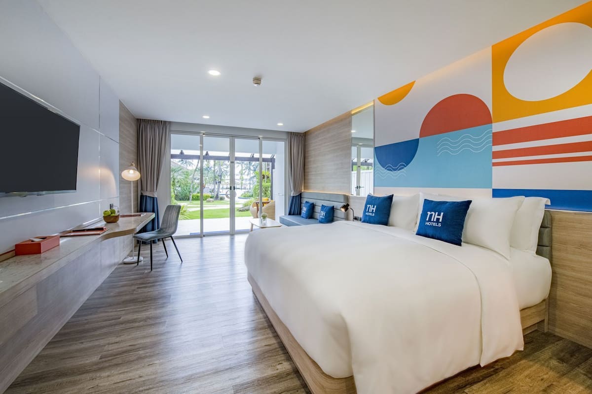 Premium bedding, Select Comfort beds, minibar, in-room safe