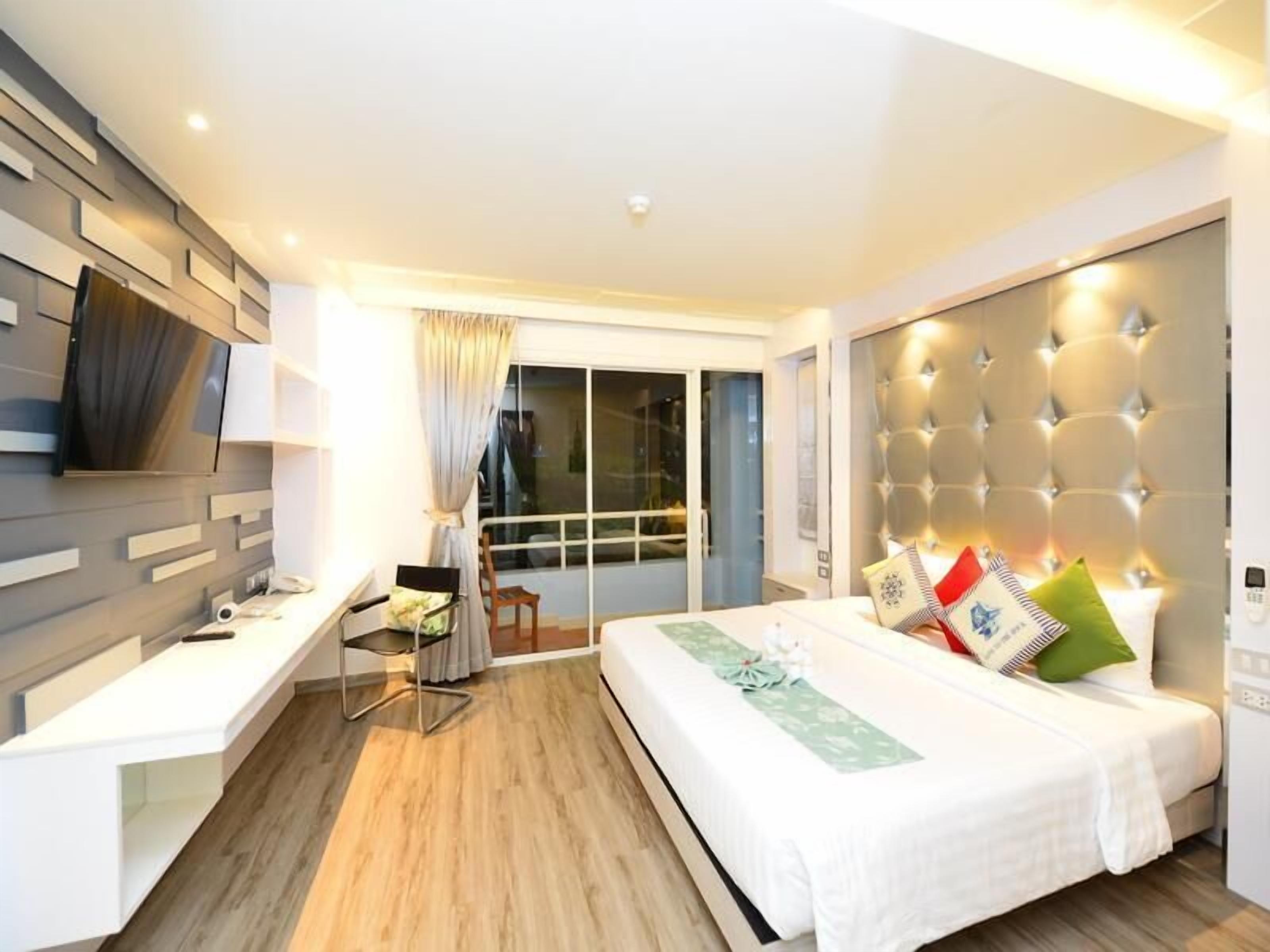 Premium bedding, Select Comfort beds, minibar, in-room safe