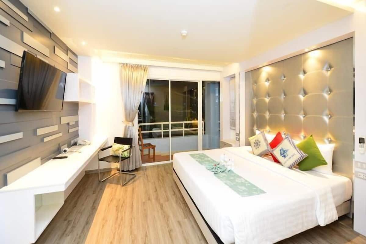 Premium bedding, Select Comfort beds, minibar, in-room safe