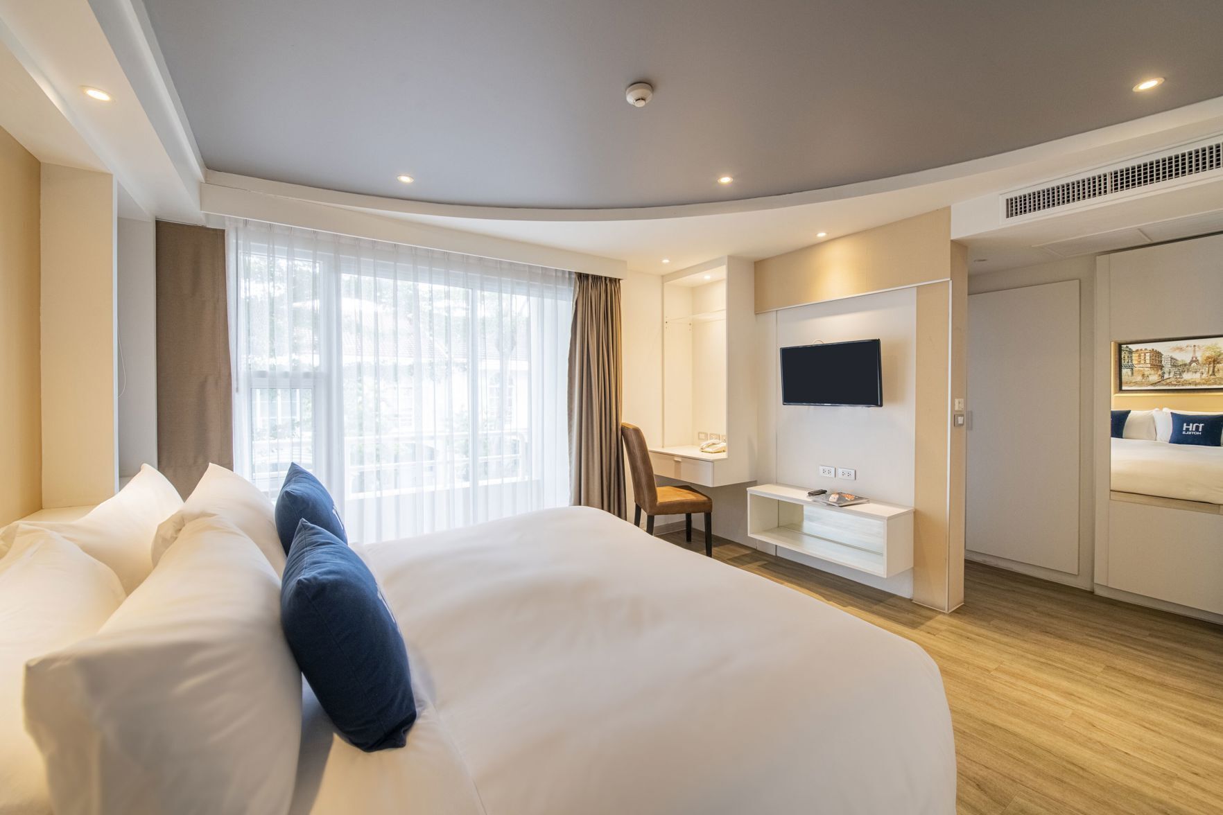 Premium bedding, Select Comfort beds, minibar, in-room safe