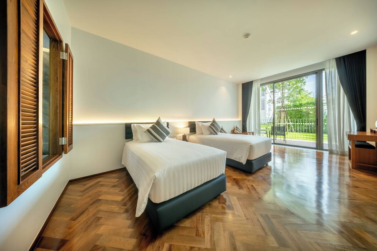 Superior Twin (Garden View)