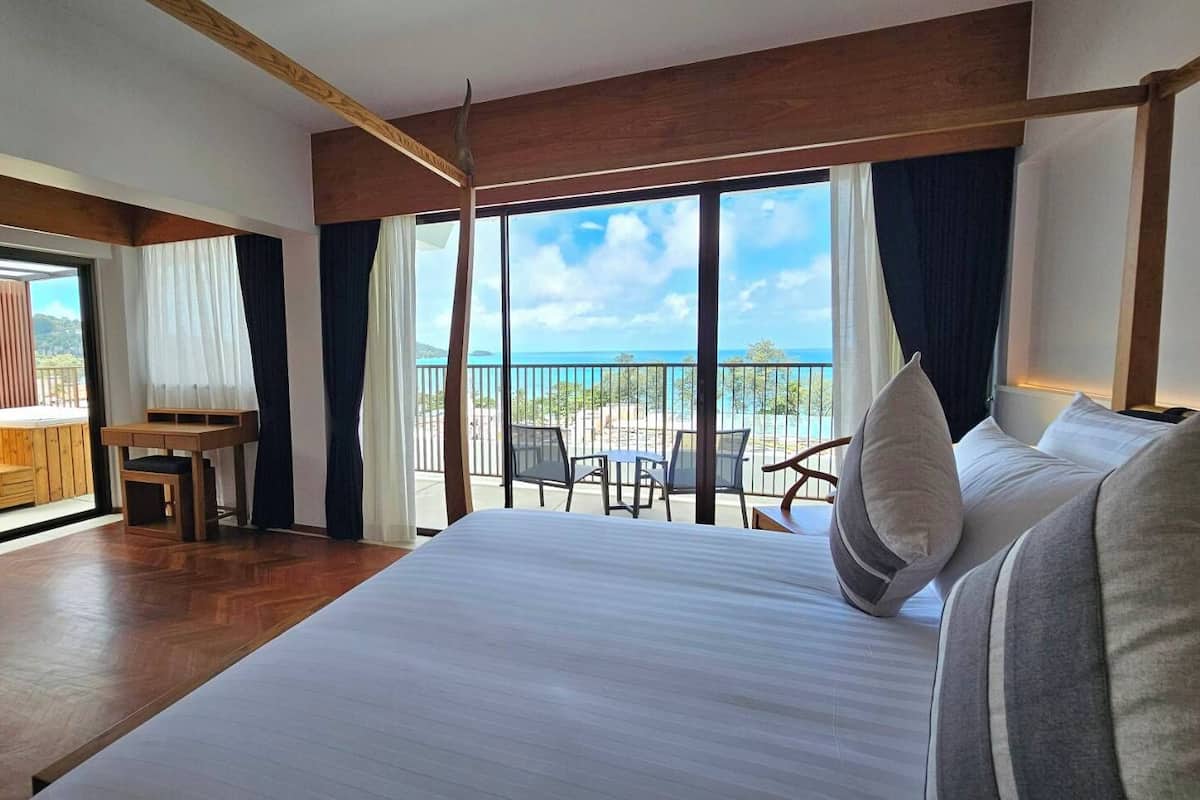 Quarto luxo | Frigobar, cofres nos quartos, Wi-Fi de cortesia, roupa de cama