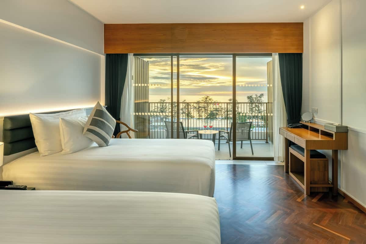 Deluxe Ocean View Twin