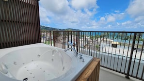 Deluxe Corner | Balcony view