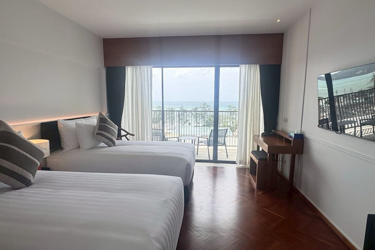Quarto luxo | Frigobar, cofres nos quartos, Wi-Fi de cortesia, roupa de cama