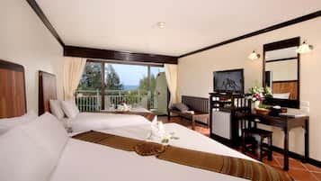 Minibar, in-room safe, desk, iron/ironing board