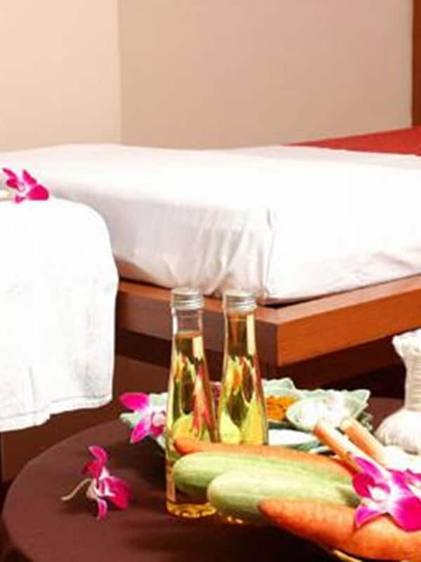 Körperbehandlungen, Aromatherapie, Thai-Massagen, Körperpeelings