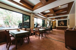 Dining - Inn Patong Beach Hotel, Phuket (Patong)