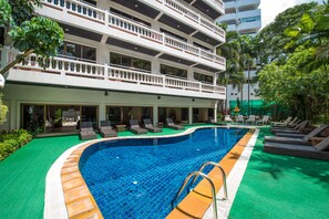 Outdoor pool - Inn Patong Beach Hotel, Phuket (Patong)