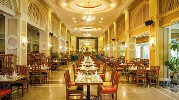 Daily buffet breakfast for a fee