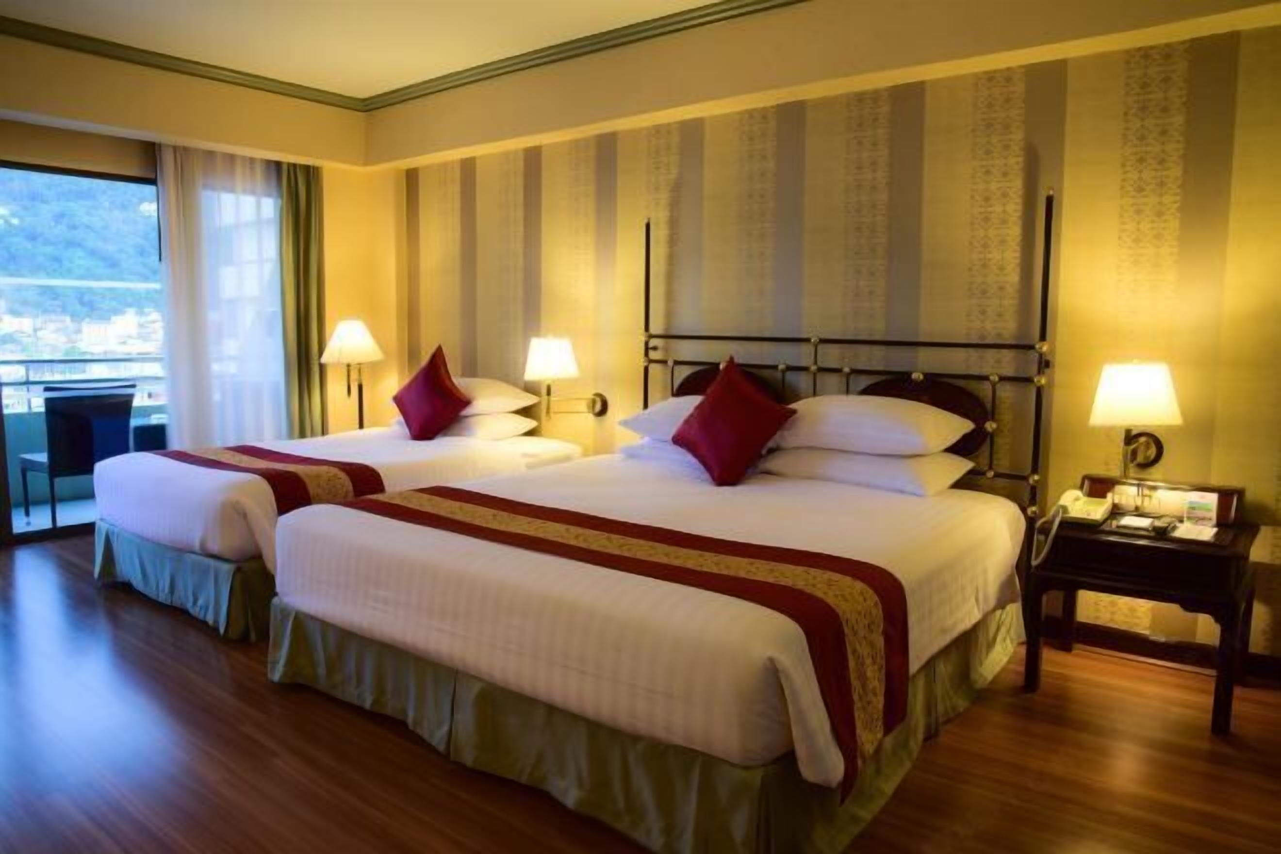 Zimmersafe, kostenlose Babybetten, kostenloses WLAN, Bettwäsche