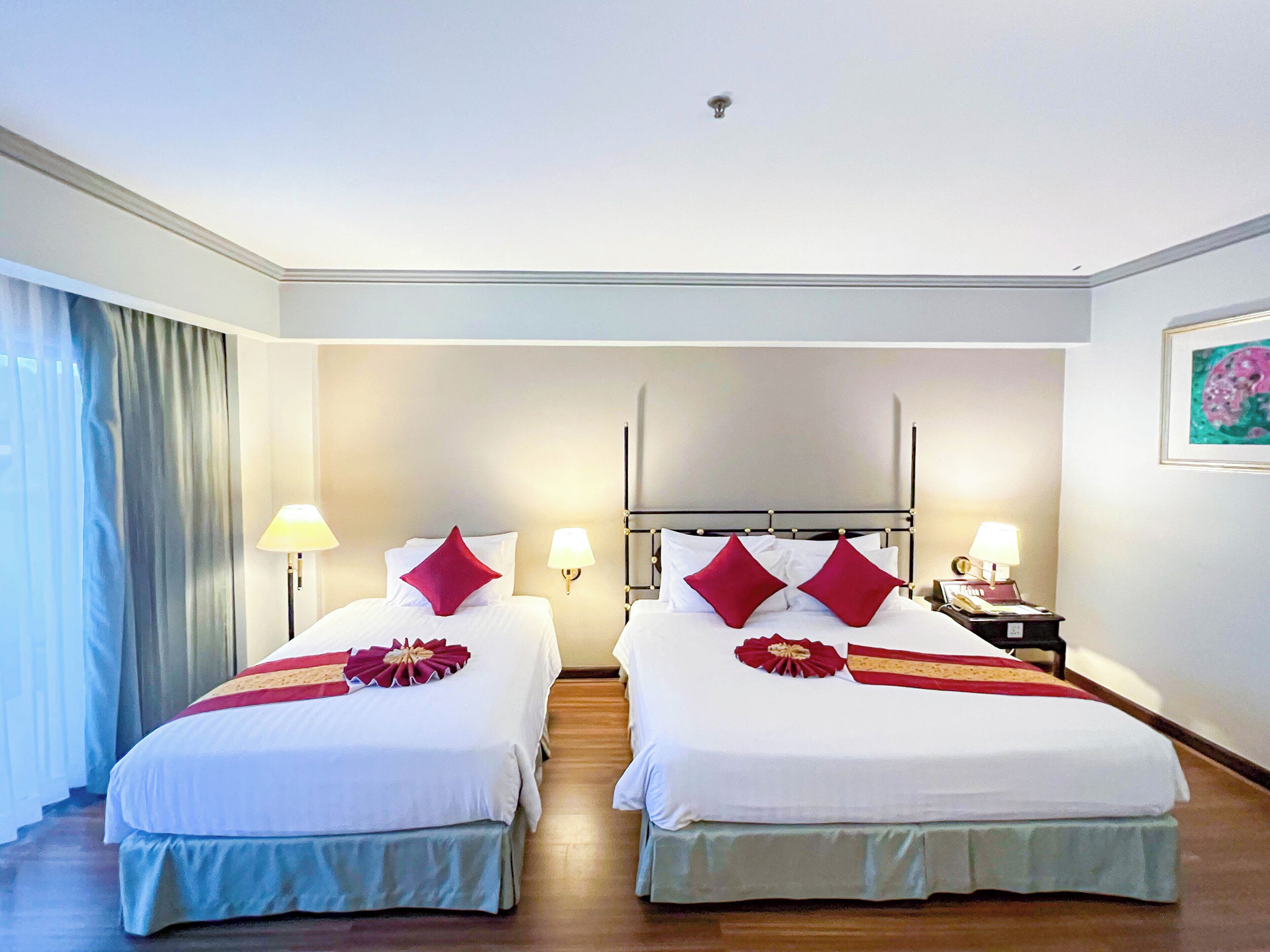 Deluxe Room | In-room safe, free cribs/infant beds, free WiFi, bed sheets