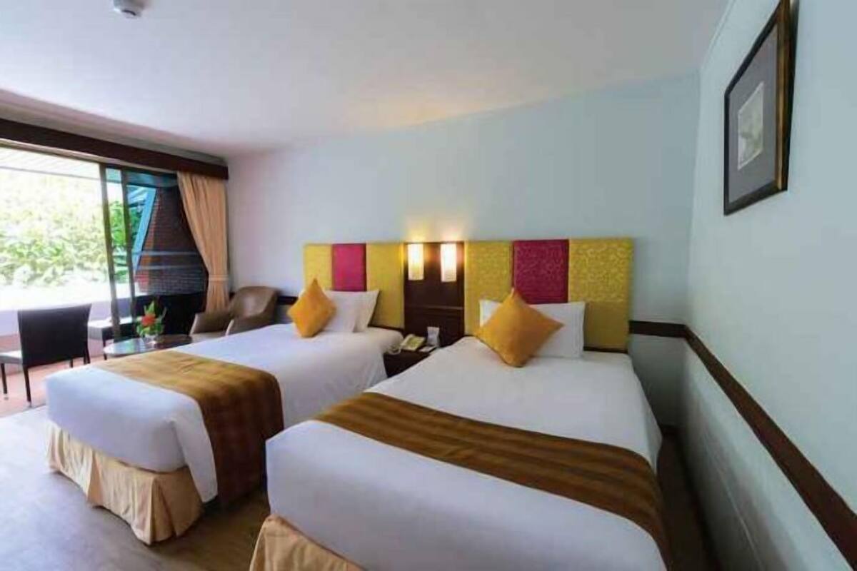 Zimmersafe, kostenlose Babybetten, kostenloses WLAN, Bettwäsche