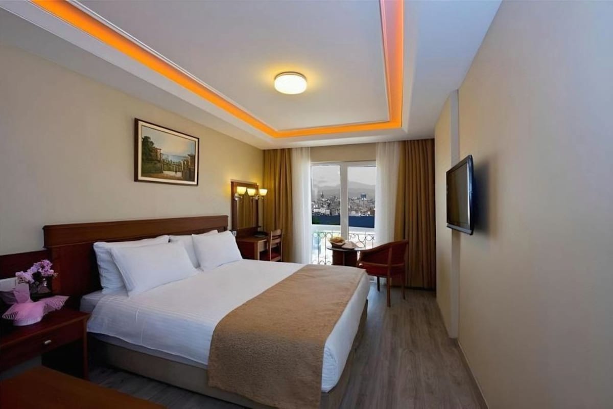 Premium bedding, minibar, in-room safe, desk