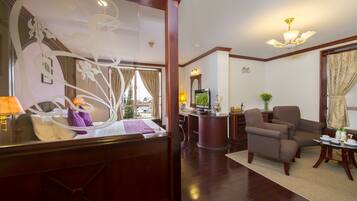 Ropa de cama de alta calidad y minibar